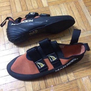Mad rock sz 7 rock climbing shoes orange
